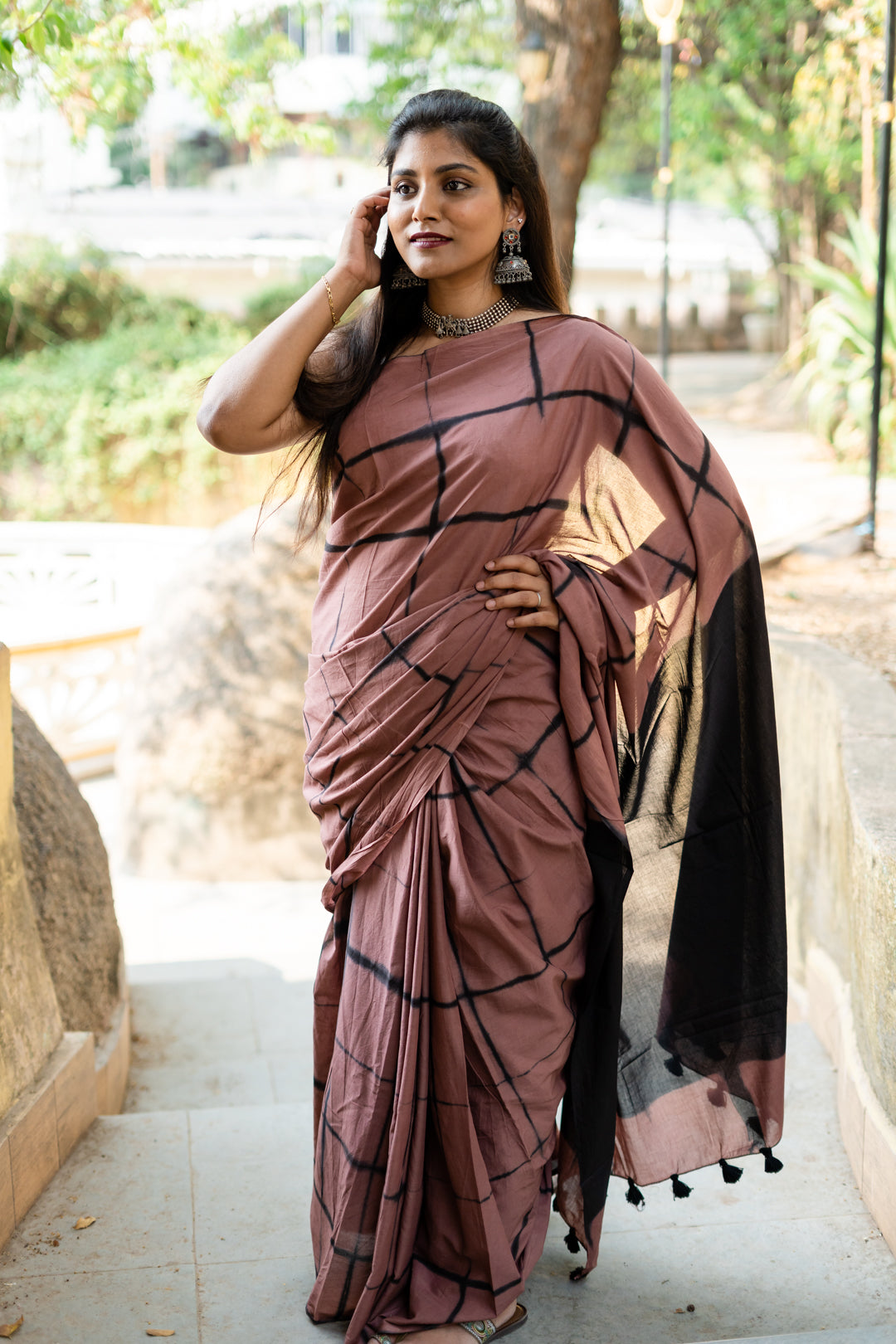 Pink tie dye saree for her