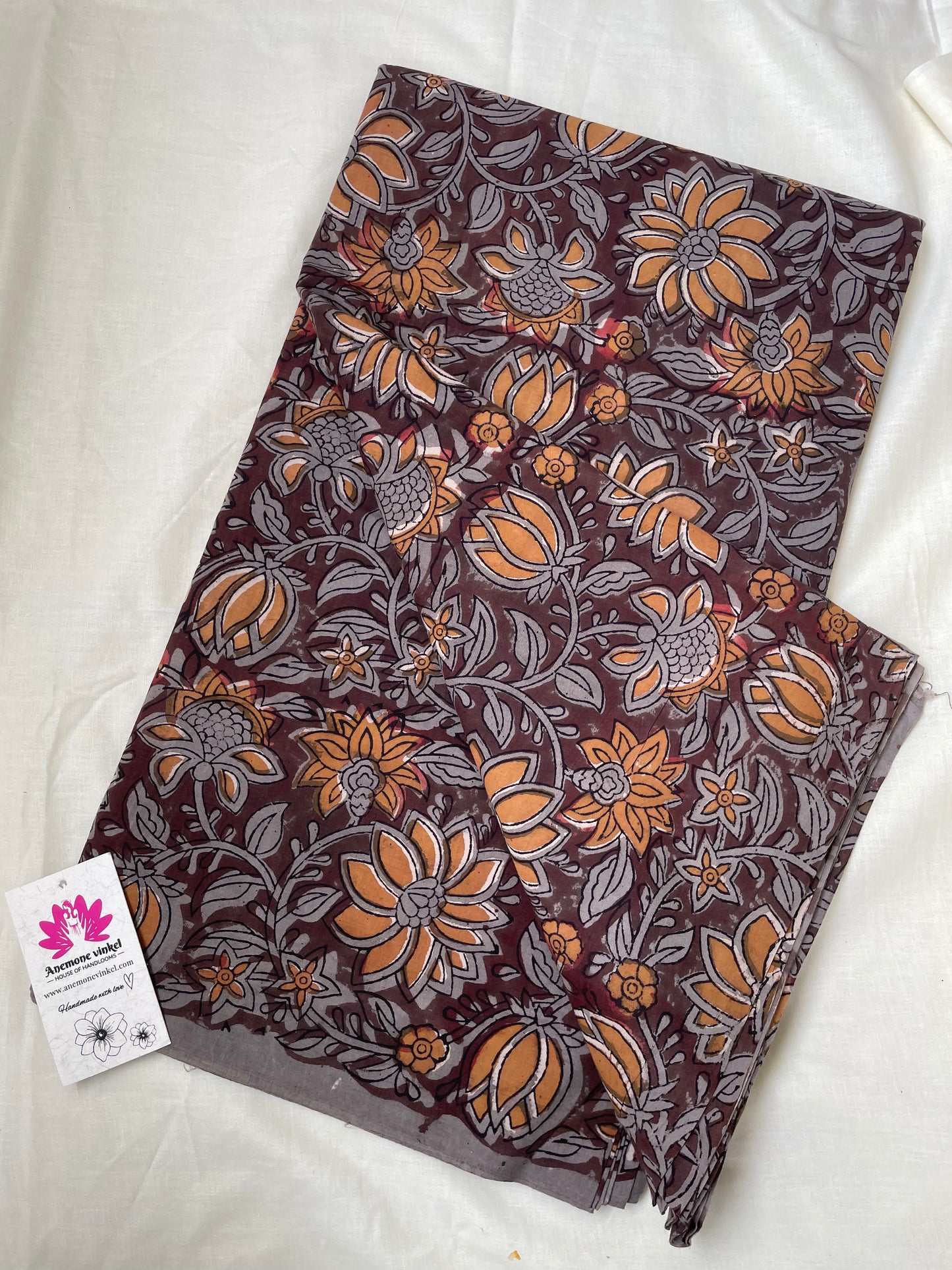 
                  
                    Sienna - Jahota Handblock Printed cotton Fabric
                  
                