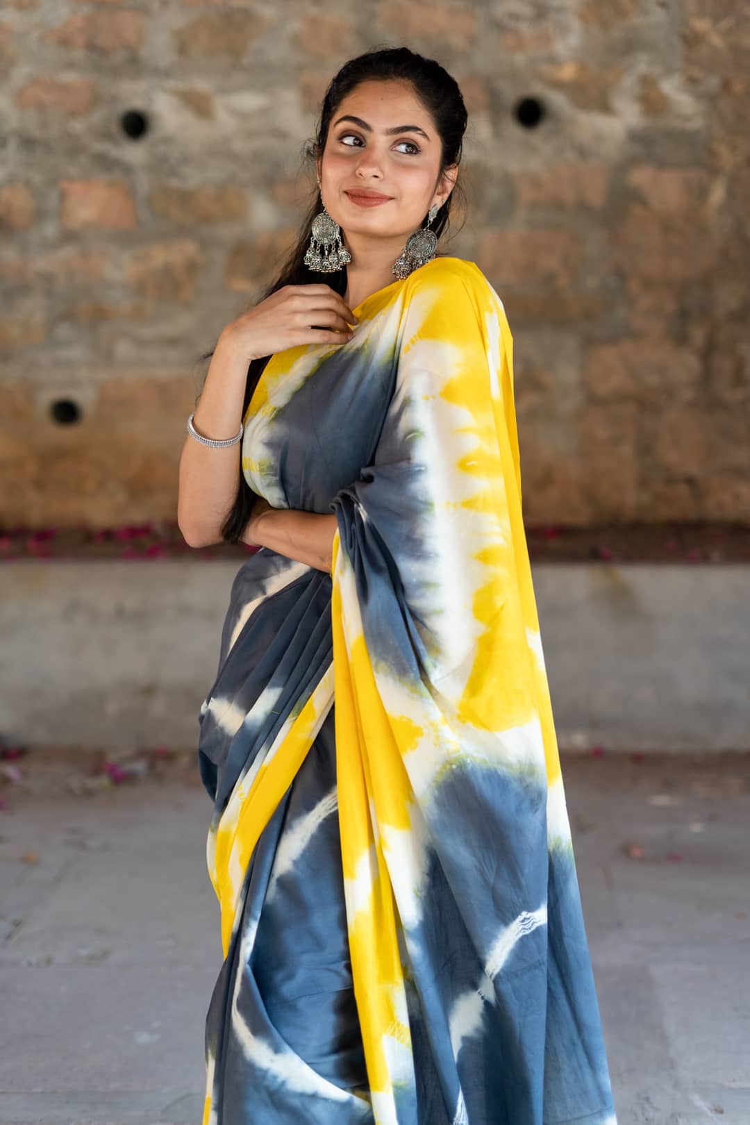 yellow tie and dye saree, fancy tie and dye sarees