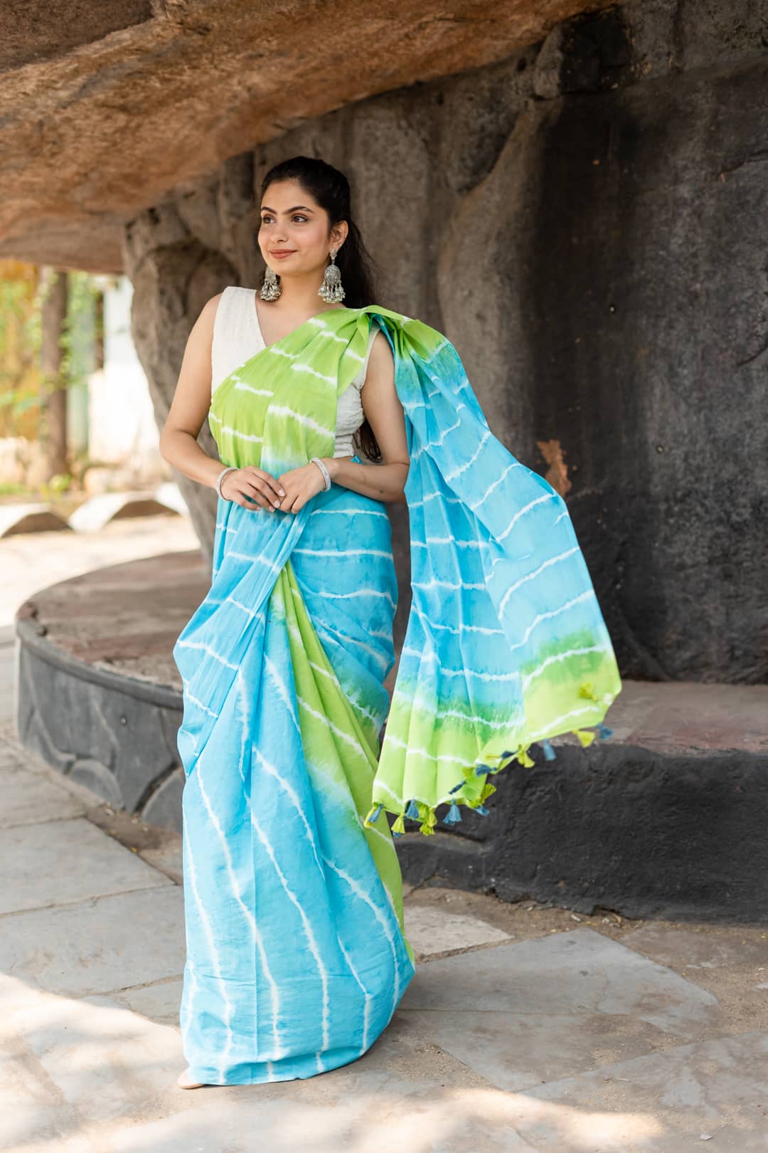 Blue & White Pure Linen Tie-Dye Saree Design by Via East at Pernia's Pop Up  Shop 2024