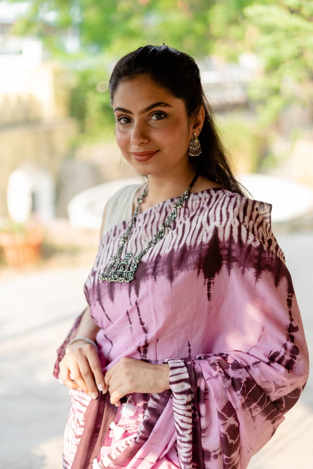 buy designer sarees online. tie and dye saree