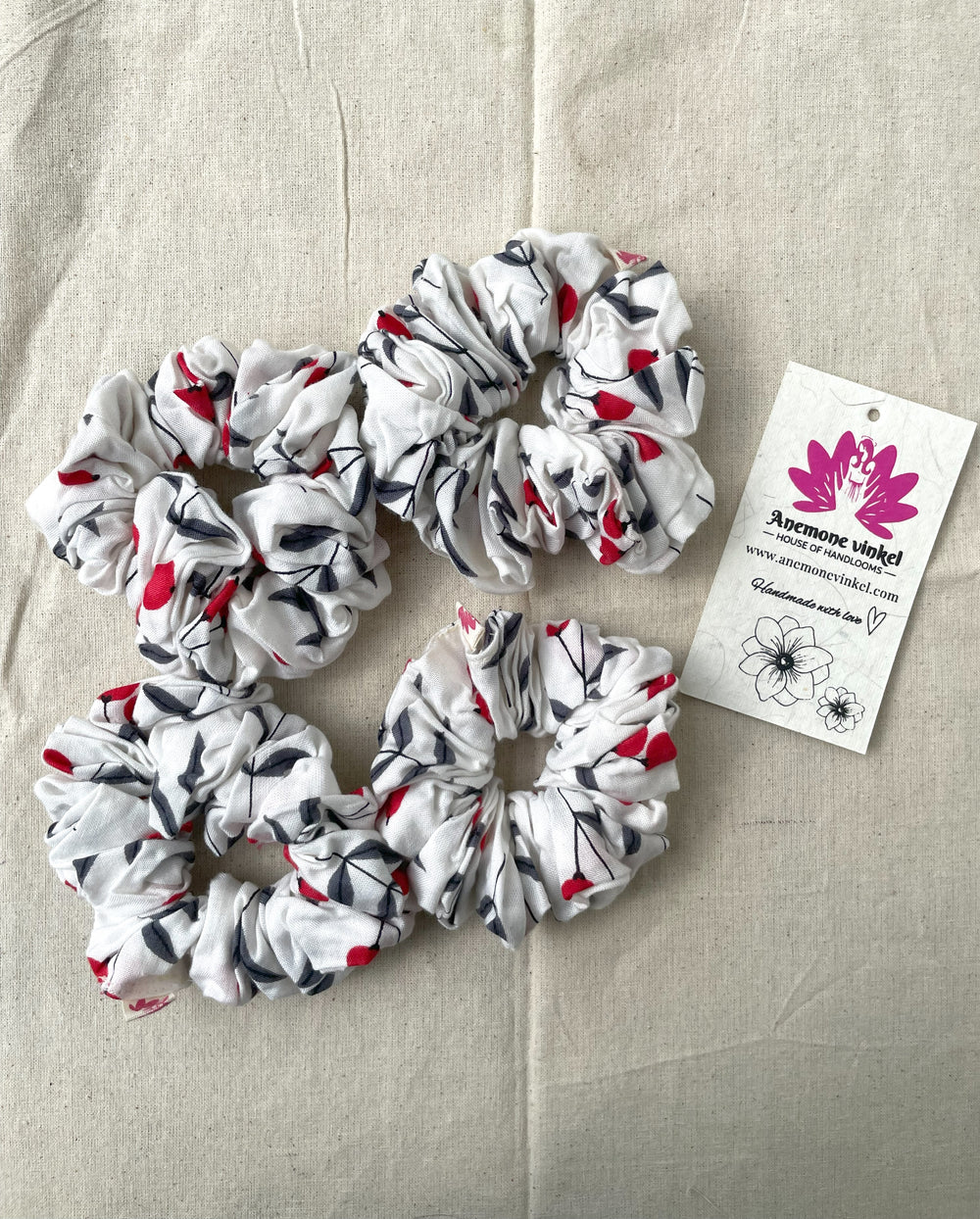 White cherry scrunchie-Pack of 3