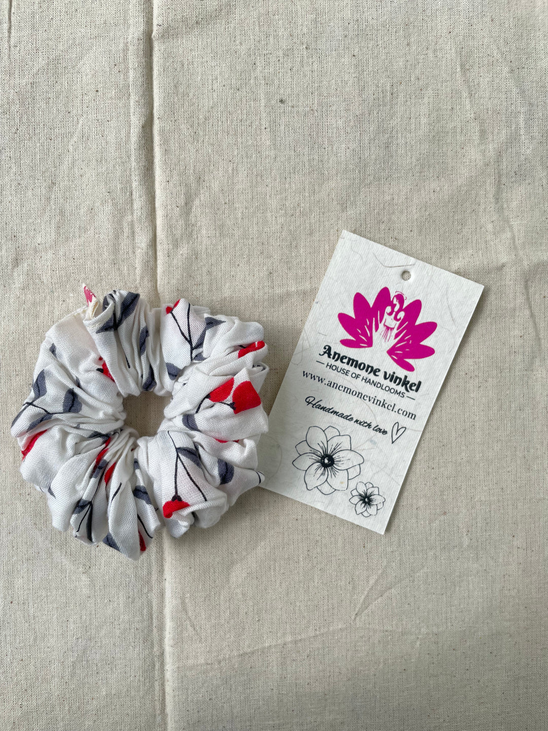 White cherry scrunchie-Pack of 3