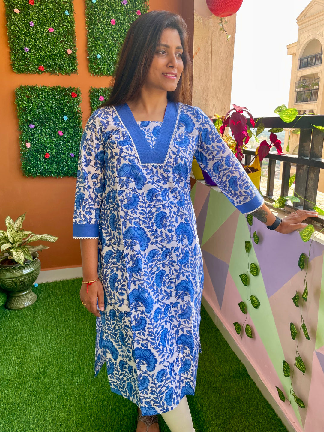 Neele Neele Ambar Par - Handloom Kurtis