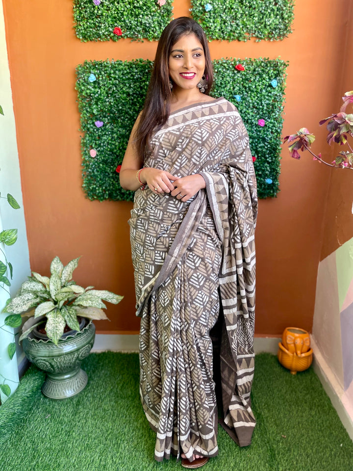 Stardust Shadows - Mul Cotton Saree