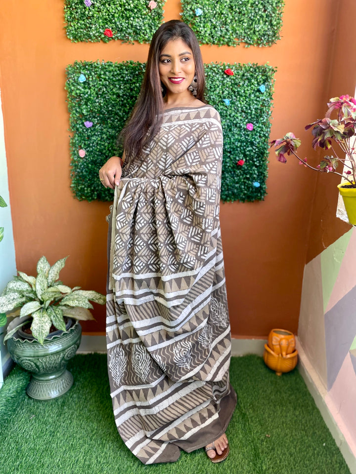 Stardust Shadows - Mul Cotton Saree