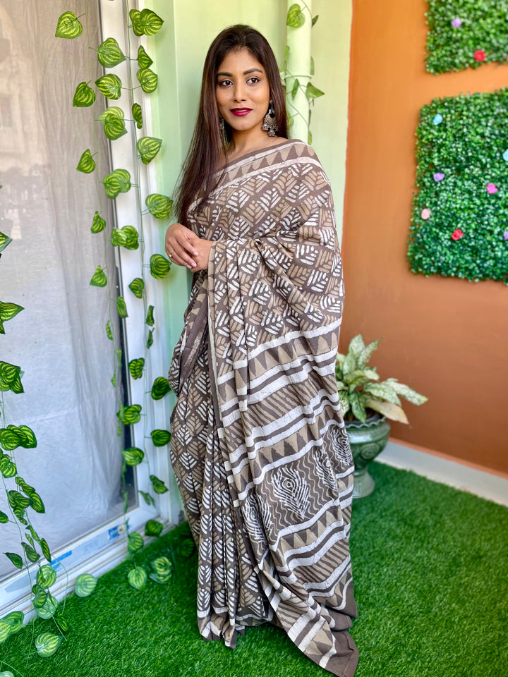 Stardust Shadows - Mul Cotton Saree