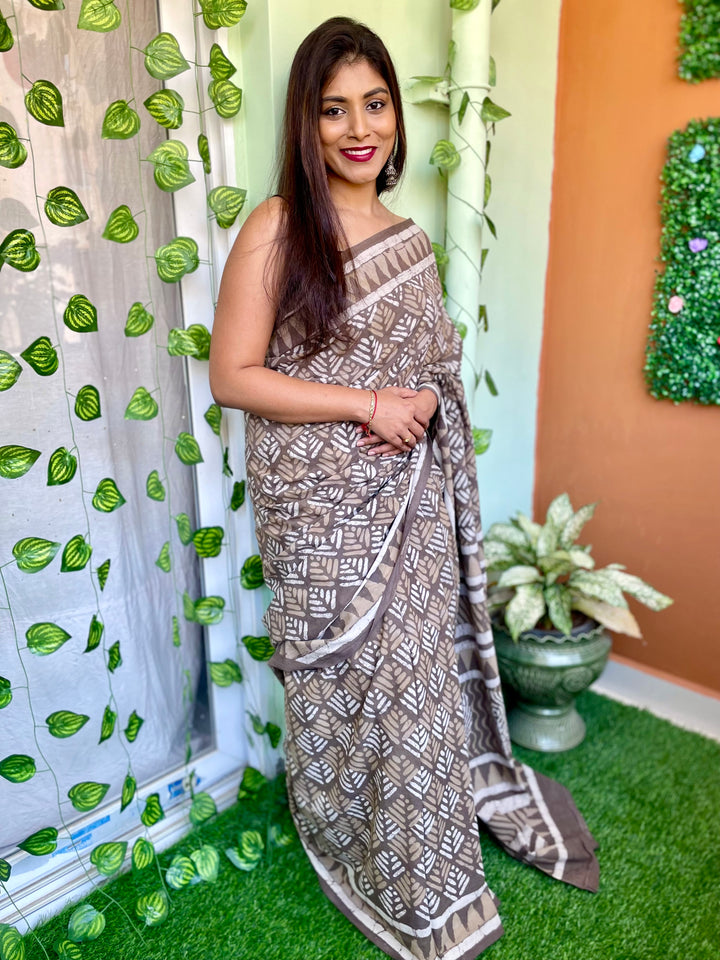 Stardust Shadows - Mul Cotton Saree