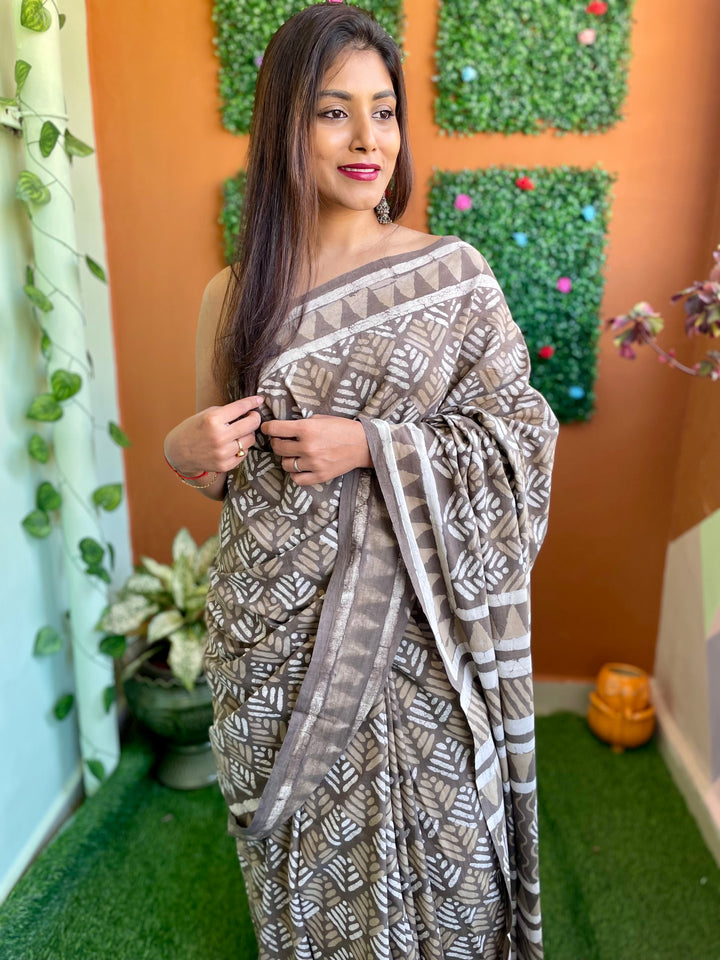 Stardust Shadows - Mul Cotton Saree