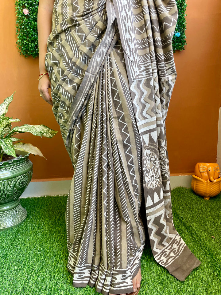Poppy - Mul Cotton Saree
