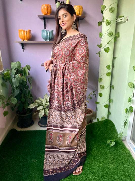 Khoobsurat